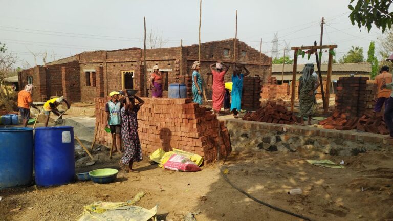 Support for 200 underprivileged women - Online